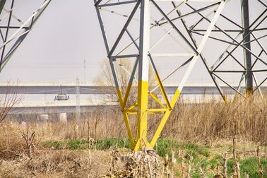 Winkeleisen-Turm des Flussstahl-ASTM A36 230KV für elektrische Getriebe-Kabel-Art